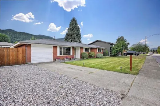 The Brick House, Kellogg ID