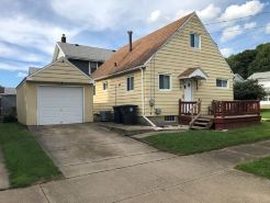 Scenic hiking in Cuyahoga Valley National Park! 1BR house, central air & laundry