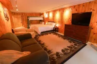 Charming lodge with 3 bedrooms, 2 bathrooms and amenities