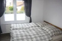 Vacation home in Bernau near Berlin in a quiet location with veranda and terrace Hotels in Bernau bei Berlin