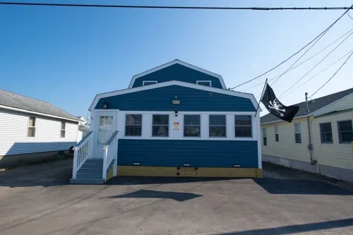 Premier, modern, fully renovated, Beach home...stroll to the beach in 3 minutes! 햄프턴 비치 호텔