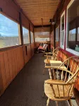 Delightful One Bedroom Cabin on Scenic Historic Farm