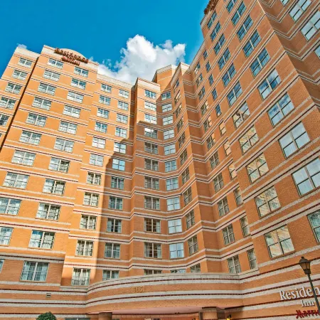 Residence Inn Arlington Rosslyn Отели рядом с достопримечательностью «Арлингтон-хаус»