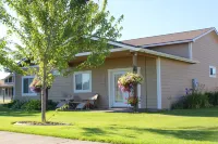 Close To Everything! Well Equipped, Centrally Located House Near Coeur D'alene.