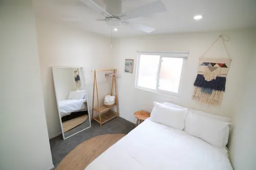 Stay in the charming SilverStrand neighborhood, 2 min walk to the sand-dogs ok!