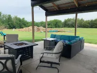 Outdoor Oasis and Pickleball Paradise: Fishing, Paddle-boarding, Swimming