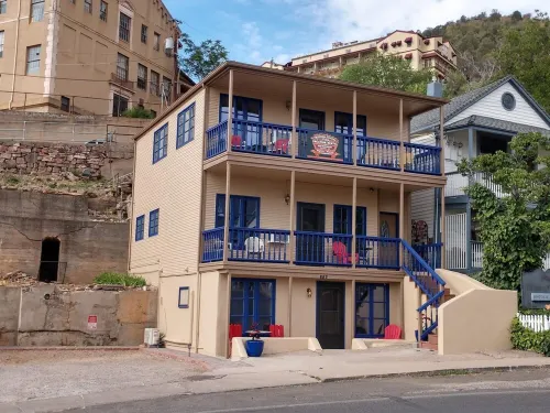 Studio Apartment with views of Sedona, Verde Valley, and San Francisco Peaks Hotels in Jerome
