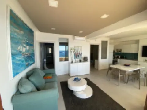 Villa sul Mare, il Mare Dalla tua Camera da Letto, 20 Scalini e ti Puoi Tuffare アウグスタのホテル