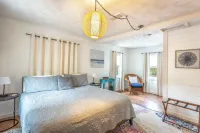 Cozy coastal Cottage