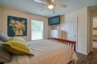 Beatiful Little Home with Mountain Views