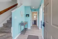 ONE BLOCK from the beach! Weekly and monthly discounts offered.