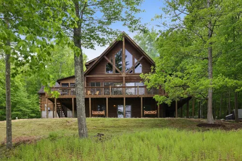 Secluded Cabin w/ Natural Swim Hole-HotTub-Trails