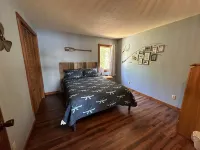 THE LOFT, Beautiful Deck Views, Steps from the Lake, Nights Around the Fire Pit 허드슨 호텔