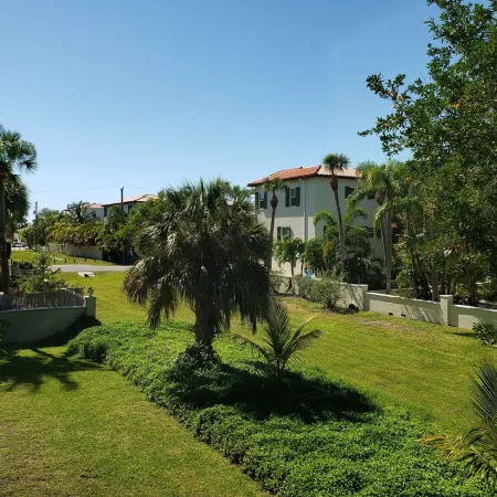 EXCELLENT LOCATION IN THE HEART OF HOLMES BEACH ON ANNA MARIA ISLAND!