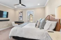 Family Ready Kitchen 3 BR/2.5 Baths