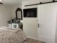 Private Entrance Queen Suite