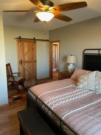 Bluebird Meadows W/hot Tub and Pool Special