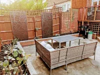 Modern 4Br Kings Cross | Patio + Balcony 킹스 크로스 호텔