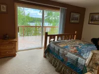 Beautiful house on Brule Lake! Hotels in Stambaugh Township