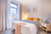 Stylish Two Bedroom Apartment in Perth, Heart of Scotland! - مطابخ