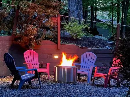 Lakefront Vibe - Motorboat, Kayaks, Fire Pit, Dock