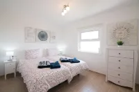 Newly renovated penthouse in a complex with pool on the seafront