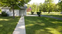 Exquisite Cabin on Beautiful Long Lake Hotels in Plainfield Township