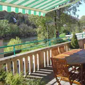 Apt T3 air-conditioned, on the 1st floor of a character residence in CAHORS Others