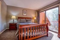 Nordic Village Townhouse, Storyland, Mountains, Pools