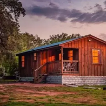 El Castell - on the Llano River [Entire Property - 4 Cabins]