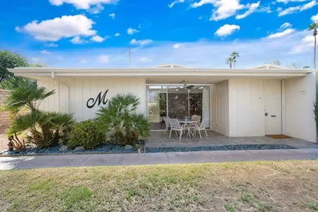 Mid Century Modern Palm Desert - Close to El Paseo Отели рядом с достопримечательностью «Melissa Morgan Fine Art Gallery»