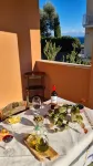 Home MA.RE Apartment in detached house less than 5 minutes walk from the sea
