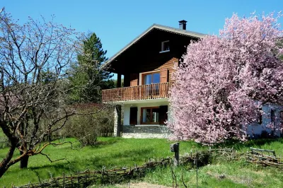STUDIO with wooden terrace in chalet ケヨル峠周辺のホテル