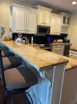Upscale, cozy 3-bedroom lakeside condo by Old Kinderhook & Lake Valley Golf