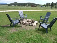 Country setting, minutes from Custer. Paved road. No Cleaning Fees. UNIT 2