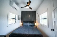 Contained In Gruene! Hot Tub/Outdoor Shower Hotel dekat Guadalupe River