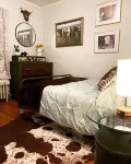 Cozy Berkshire cottage with fireplace. Hotels near Berkshire Museum