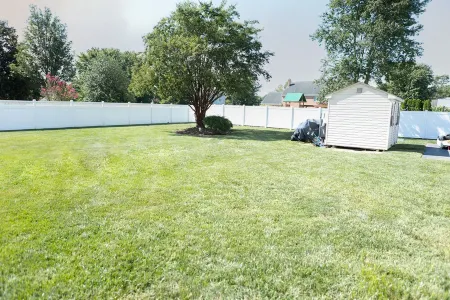 Spacious 5 bedroom w game room, theatre, and sauna