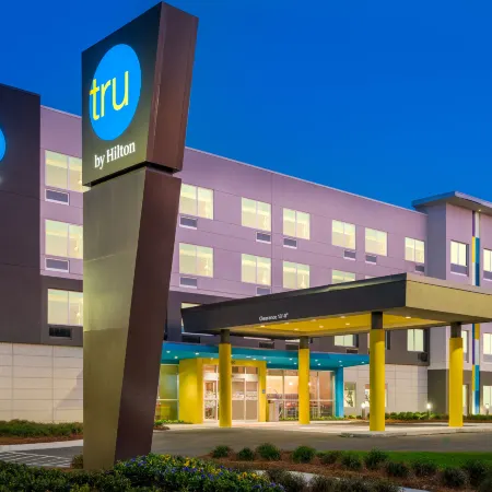 Tru by Hilton Savannah Airport