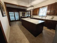 13. King bed, sleeps 22, historic 5-bedroom house in  Albertville with WiFi, AC
