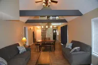 Peek' n Peak, Camelot  Loft Condo,  Clymer, NY, 250 Yards to Chair 8, Sleeps 14