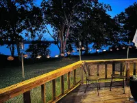 Peaceful Lakeside Cabin Minutes from a Swimming Beach and Boat Rental Marina