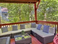 LAKE FRONT HOME in SAW CREEK, BUSHKILL