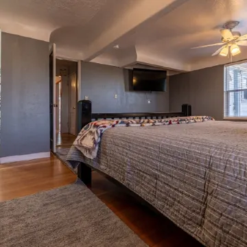 Charming Cody Home - sleeps 5, walking distance to downtown!