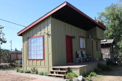 Redwood Loft -Tiny house