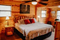 Great Location, Creekside, Trout Fishing, Fire Pit, Hot Tub & WiFi