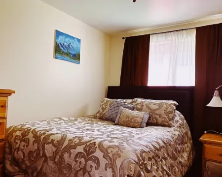 Julieann's in Alaska - Home in the Heart of Sitka โรงแรมในซิตกา