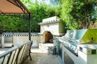 ⭐️ Outdoor Oasis - Heated Pool + Spa Near Old Town 피닉스 동물원 주변 호텔