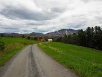 5-bedroom cabin on large private lot in East Burke near KINGDOM TRAILS