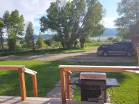 Earl's Cabin. Quiet 1930s hand hewn log cabin. Fishing hunting opportunities.